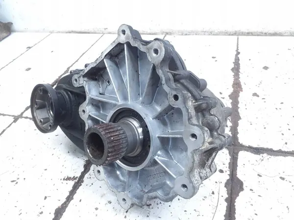 Mercedes-Benz Verteilergetriebe OEM 229N0272 - Gebraucht image 3