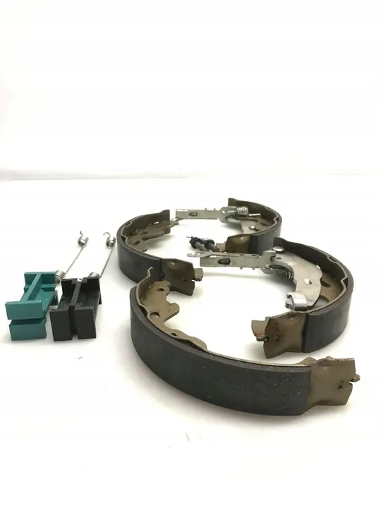 Conjunto de sapatas de freio Hella 8DB image 5