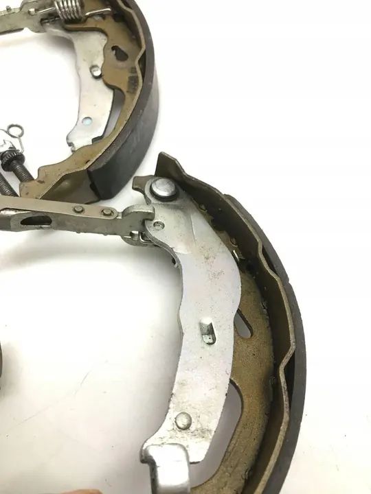 Conjunto de sapatas de freio Hella 8DB image 6