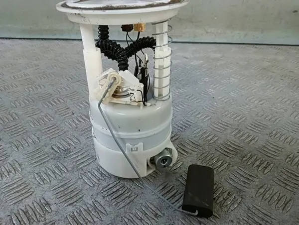 Bomba de Combustível Nissan Juke 1.6 16V image 2