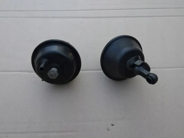 Audi A8 D3 tyhjiösäiliö OEM 077907327A image 3