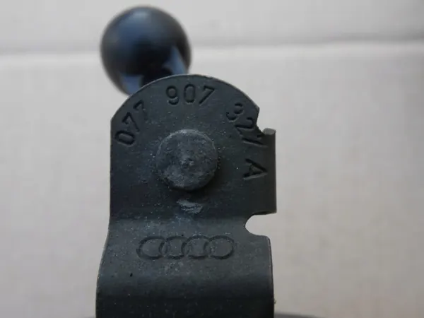 Audi A8 D3 tyhjiösäiliö OEM 077907327A image 4