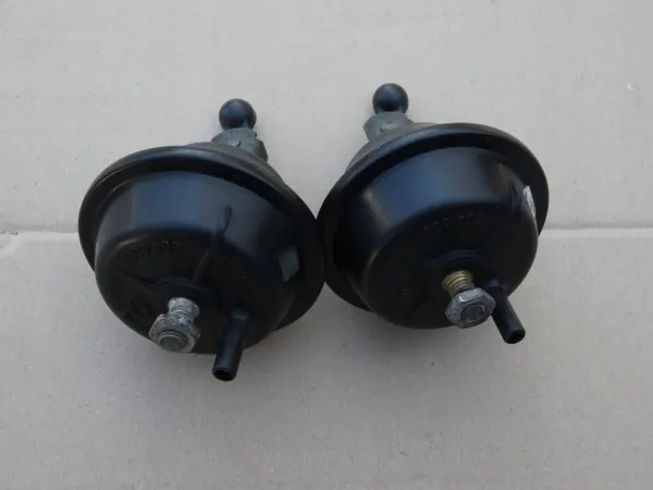 Audi A8 D3 tyhjiösäiliö OEM 077907327A image 7