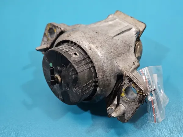 Support moteur droit pour Jaguar XE X760 2.0D image 2