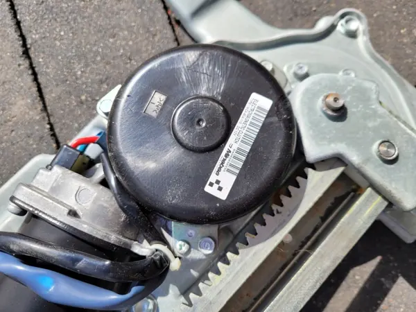 Motor de portón OEM Honda Odyssey III 08-10 image 6