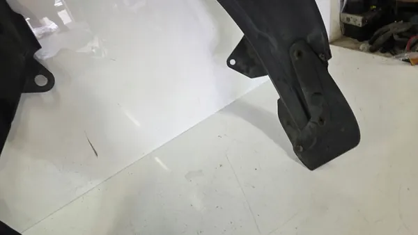 Front Left Wheel Arch Renault Grand Espace IV Lift OEM image 3