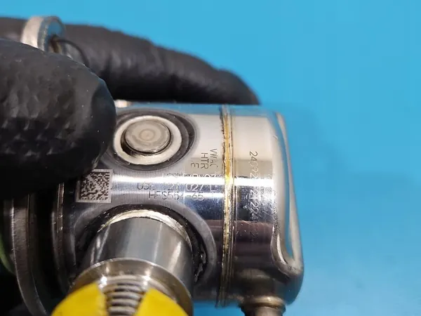 Polttoainepumppu Skoda Octavia IV 1.5 TSI 05E127027L image 10