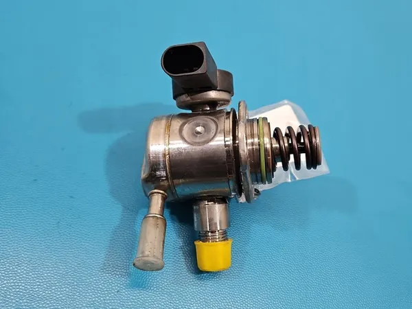 Polttoainepumppu Skoda Octavia IV 1.5 TSI 05E127027L image 3