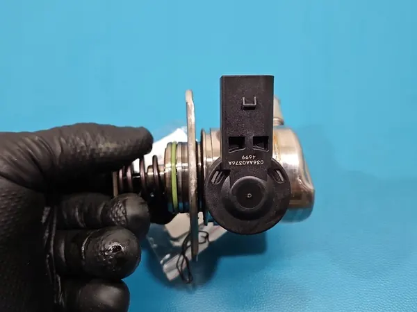 Polttoainepumppu Skoda Octavia IV 1.5 TSI 05E127027L image 8