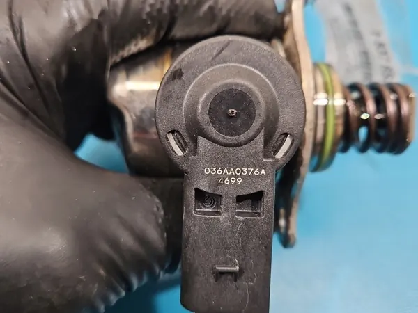 Polttoainepumppu Skoda Octavia IV 1.5 TSI 05E127027L image 9