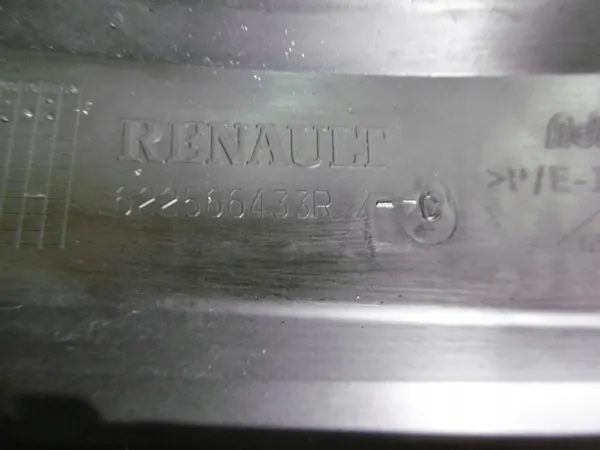 Renault Twingo III Grill OE 7700819948 image 6