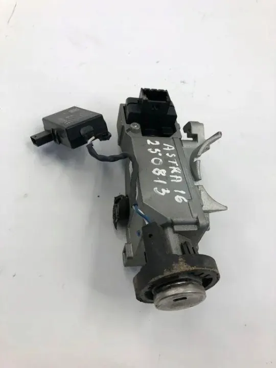 Interruptor de Encendido OEM 39033399 para Opel Astra K 1.6L Diésel image 2