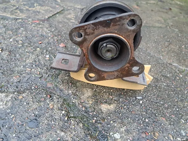 Nissan Drivaxel OEM 2520014 - Begagnad image 5
