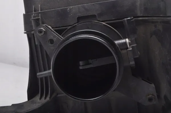 Boîtier Filtre à Air Volvo OEM 7M51-9600-BJ image 3