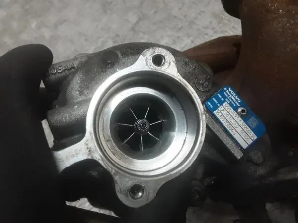 Gebruikte turbo OEM 32240493 voor Volvo V90 II 2.0L image 4