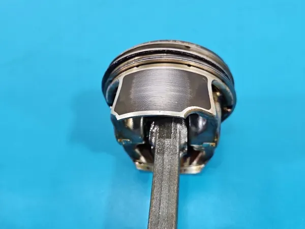 Piston d'occasion pour VW Passat B7 2.0 TSI 211CH image 4