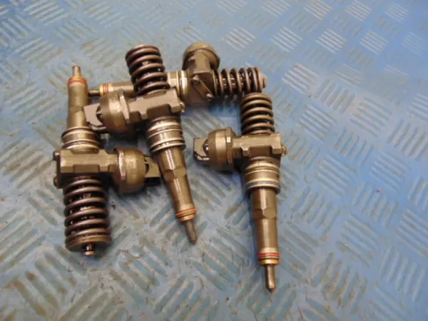 OEM 0414720216 Inyector Diesel para VW Passat B5 1.9D image 3