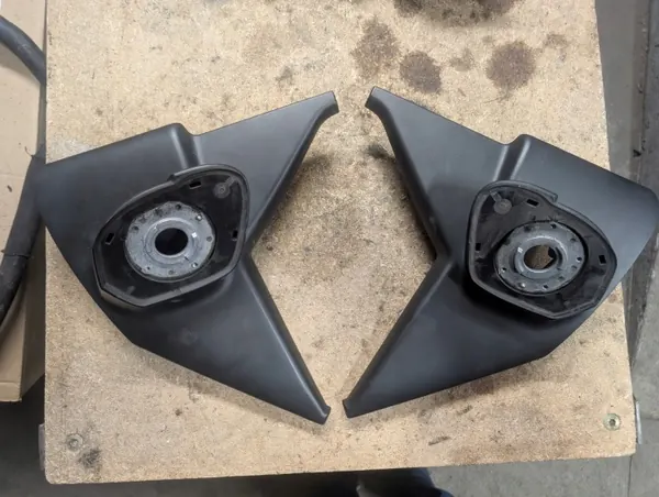 Support miroir triangle OEM 7E1857502 pour VW T5 Lift image 3