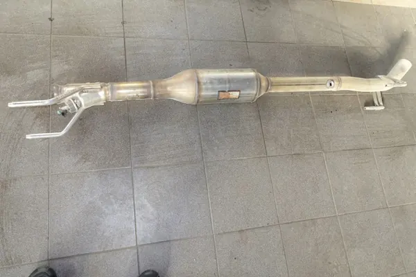 Mercedes Sprinter 2.2 AdBlue Katalysaattori OEM 9064902600 image 7