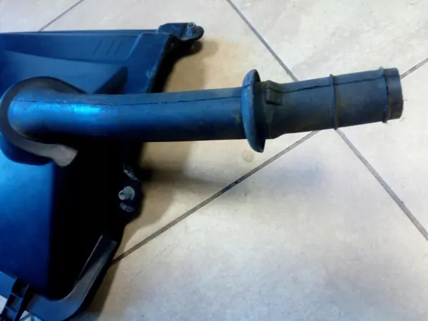 OEM 93868425 Dreno inferior esquerdo para Renault image 4