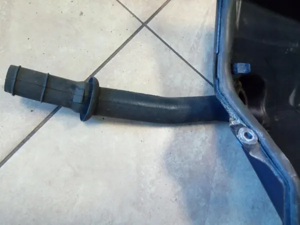 OEM 93868425 Dreno inferior esquerdo para Renault image 8