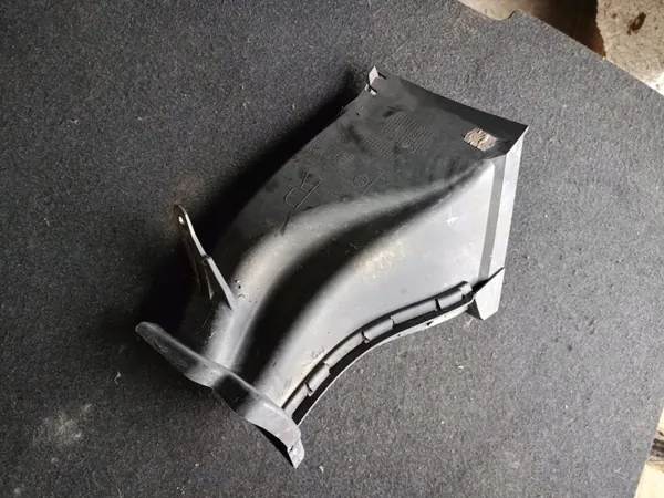BMW Jarrujen Sisääntulot OEM 7906806 7906805 Vasen Oikea image 3