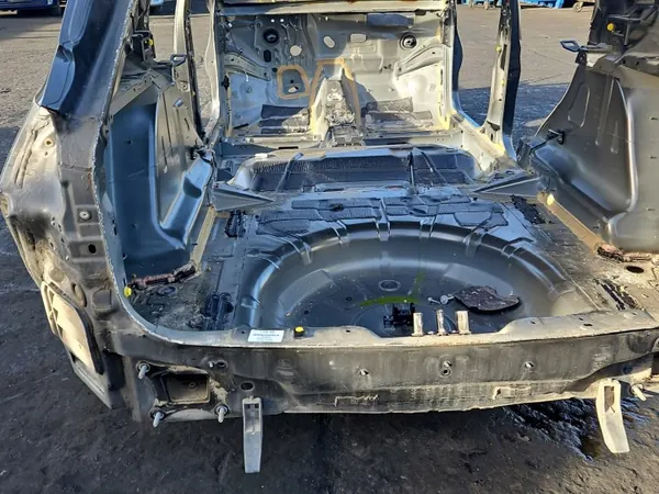 Käytetty Ford tavaratilan lattapaneeli OEM IMPRK1536446 image 3