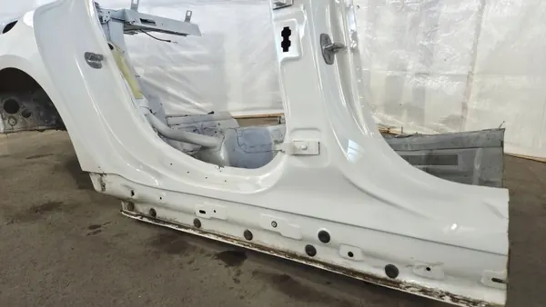 Painel traseiro direito BMW 8 G16 Gran Coupe OEM image 8