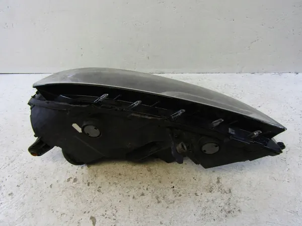 VW Passat B7 Oikea Etuvalaisin Täydellinen image 4