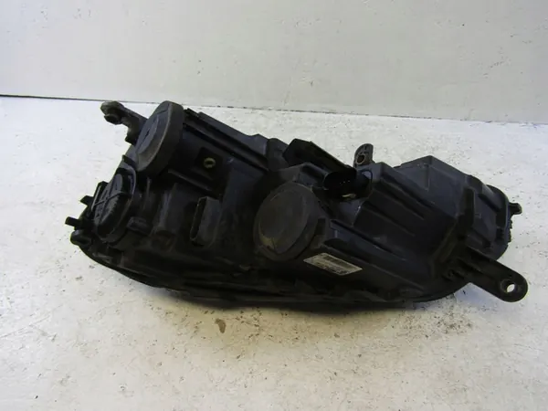 VW Passat B7 Oikea Etuvalaisin Täydellinen image 9