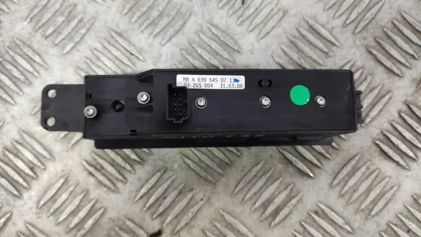 Left Front Window Switch Mercedes W639 6395450713 image 3