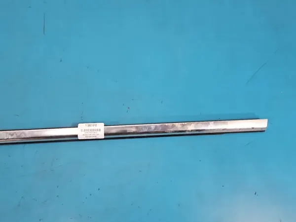 Mercedes Dörrlist Vänster Bak OEM A2137300124 image 3