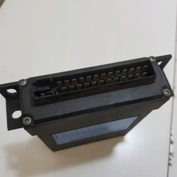 Módulo de Controlo Relé Volvo FL6 OEM 3171147 image 3