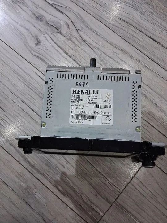 Radio OEM 281158699R pour Renault Clio IV - Occasion image 4