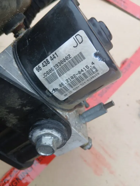 ABS-pomp Chevrolet Lacetti OEM 96438441 - Gebruikt image 4