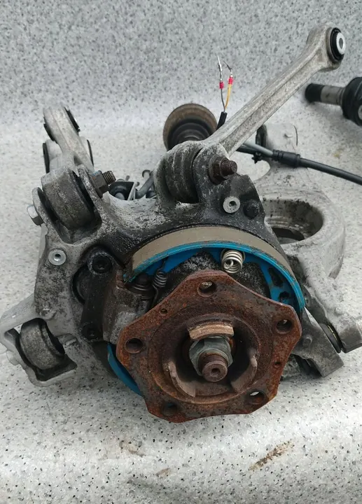 Porsche Panamera 970 Mozzo Posteriore Destro e Bracci OEM 970331612 image 2