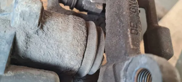 Takana oikea jarrusatula Audi A6 C6 302mm 06-11 OEM image 9