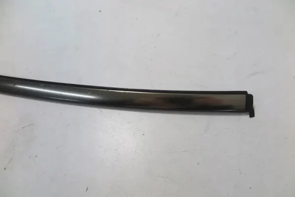 LISTWA Oberer Windschutzscheibenleiste Vorne Mercedes CLK W209 image 4