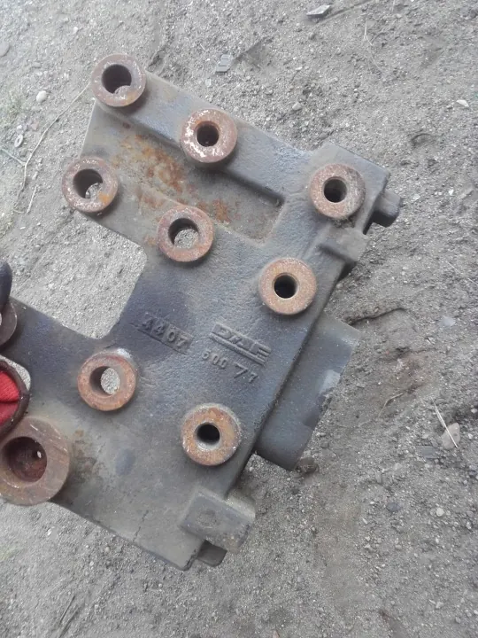 Support de barre d'attelage DAF CF/CF85 OEM 1744290 image 4