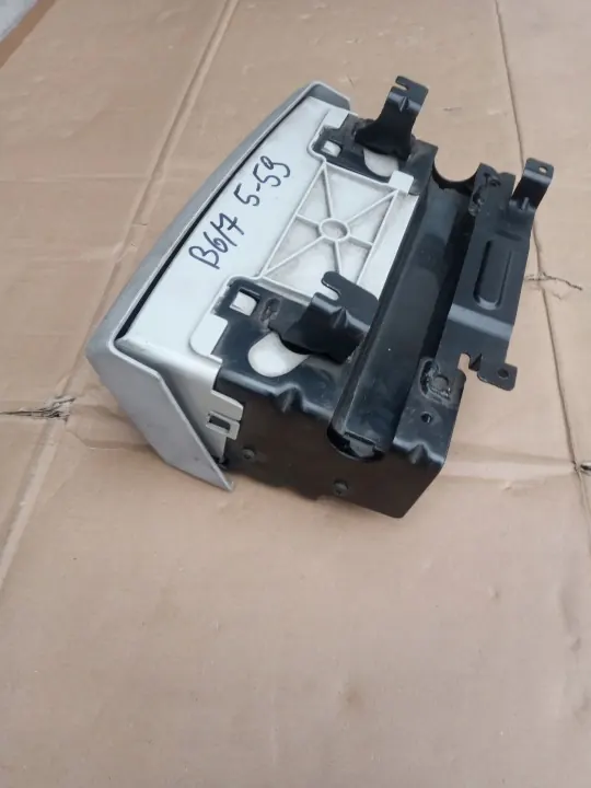 Audi A4 B6 B7 A6 oikea istumatyyny OEM 8E0882628A image 3