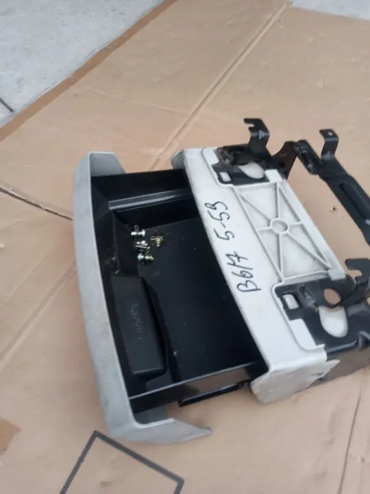 Audi A4 B6 B7 A6 oikea istumatyyny OEM 8E0882628A image 5