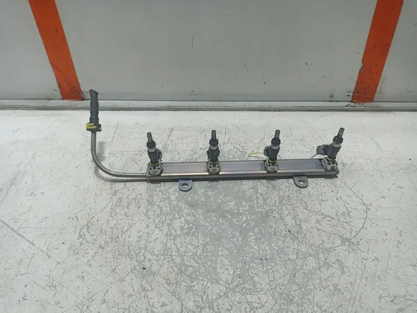 Bränslerail Mitsubishi ASX 2.0 Bensin 1465A412 image 2