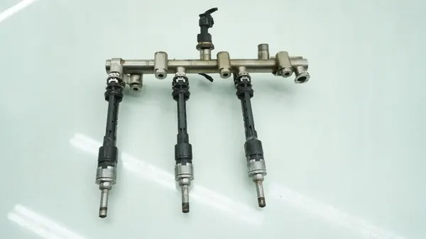 MERCEDES A-KLASS W177 1.3 TCE INJEKTOR 166002932R RAIL image 2