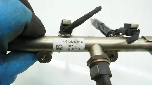 MERCEDES A-KLASS W177 1.3 TCE INJEKTOR 166002932R RAIL image 3