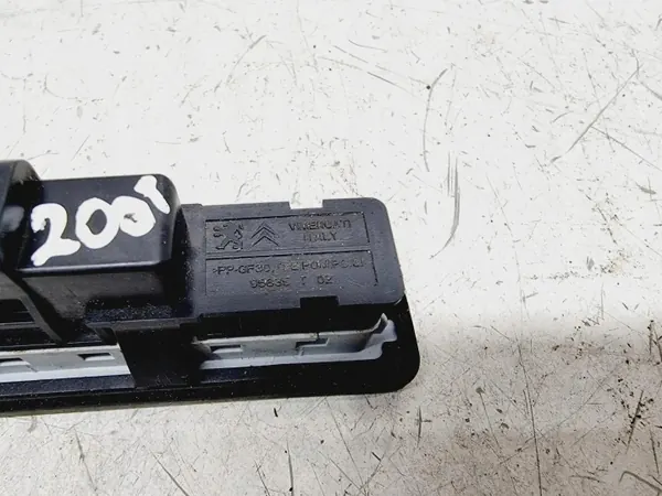 OEM 9827560380 Interruptor de maletero para Peugeot 3008 II image 4