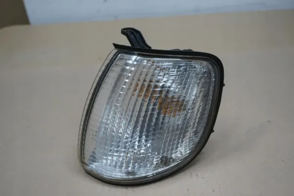 Vänster framblinkers OEM GALLOPER KIERUNKOWSKAZ LEWY 13261 image 2