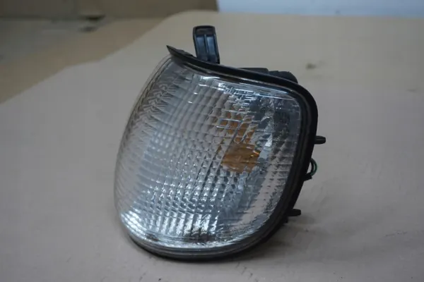 Vänster framblinkers OEM GALLOPER KIERUNKOWSKAZ LEWY 13261 image 4