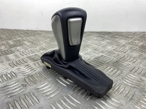 2018 Jeep Grand Cherokee Gear Shift Knob FOB32376 image 1