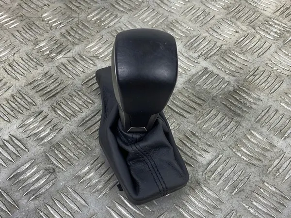 2018 Jeep Grand Cherokee Gear Shift Knob FOB32376 image 2