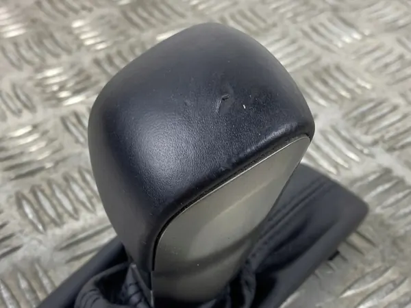 2018 Jeep Grand Cherokee Gear Shift Knob FOB32376 image 3